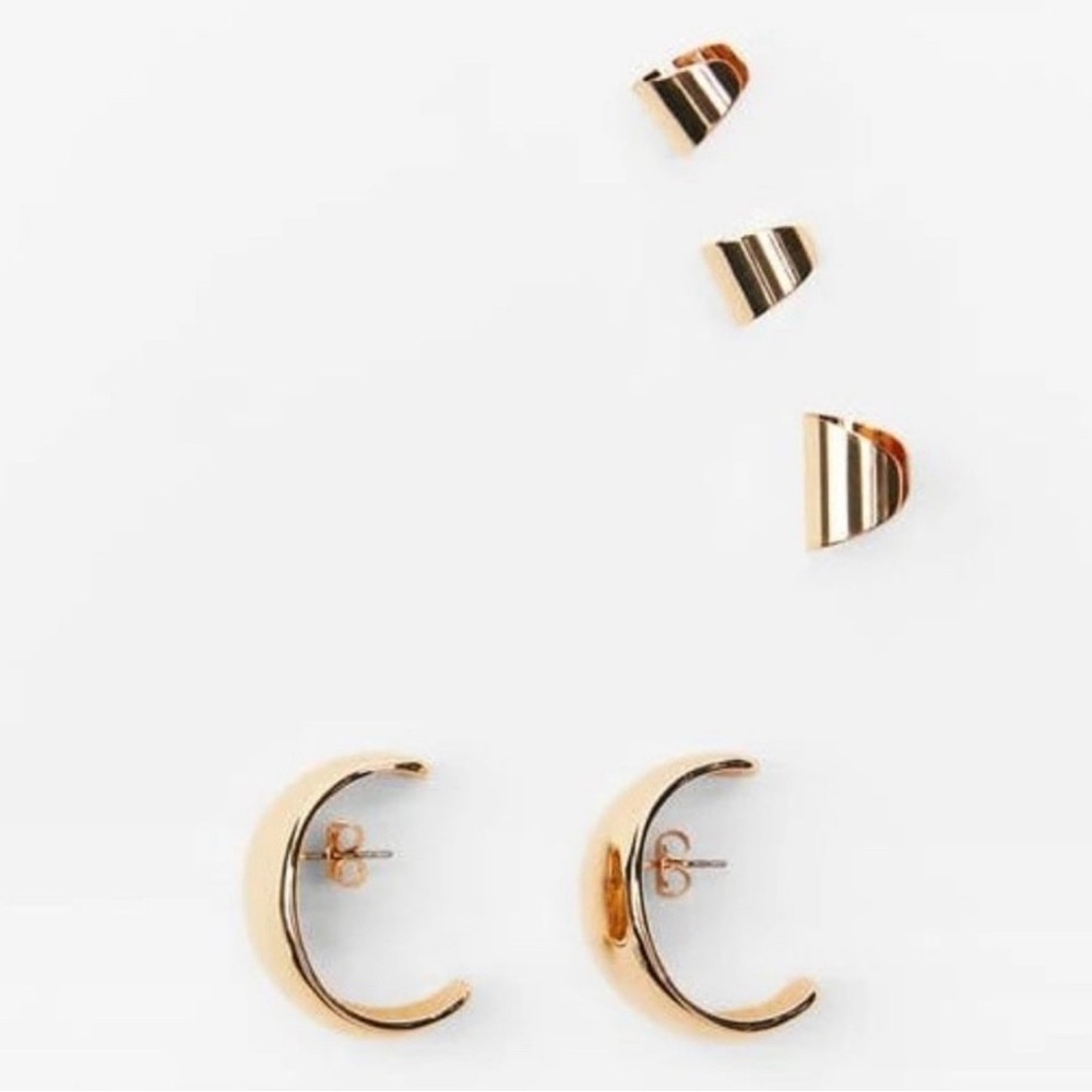 NWOT Zara Pack of Ear Cuffs ✨✨⭐️⭐️